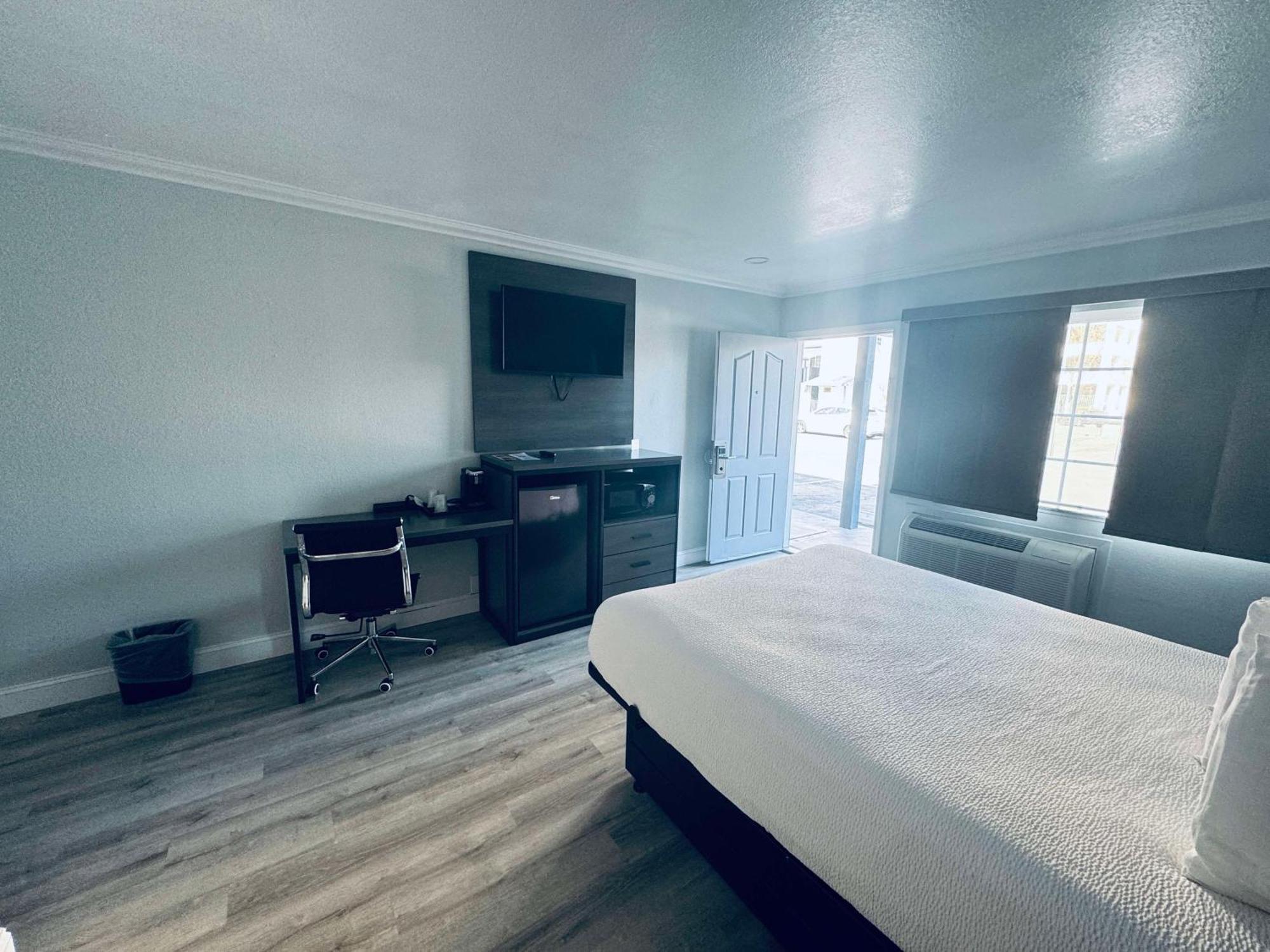 ทราเวลลอดจ์ เฟรสโน คอนเวนชัน เซ็นเตอร์ แอเรีย Motel ภายนอก รูปภาพ