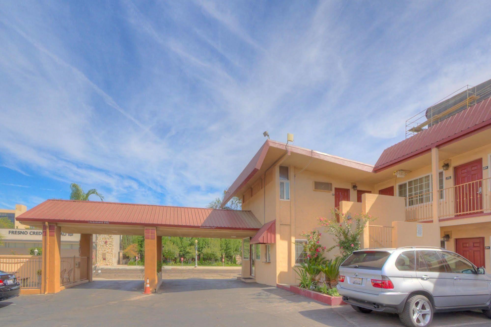 ทราเวลลอดจ์ เฟรสโน คอนเวนชัน เซ็นเตอร์ แอเรีย Motel ภายนอก รูปภาพ